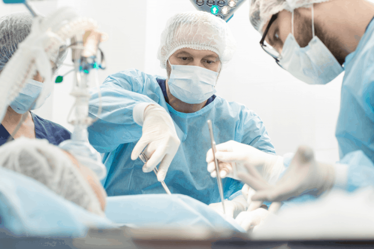 cách điều trị nhiễm trùng máu bằng phẫu thuật