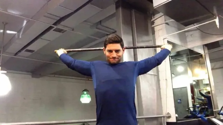 Cải thiện tư thế co duỗi vai