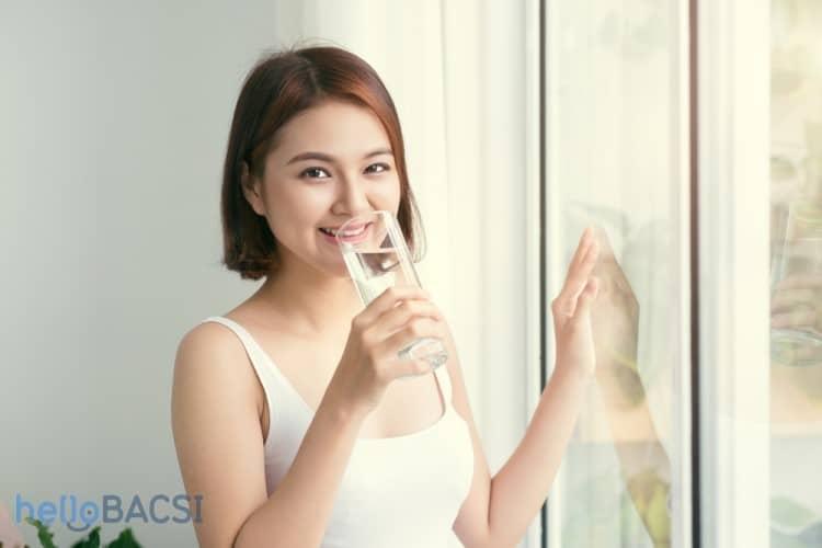 Nước cung cấp độ ẩm cho da