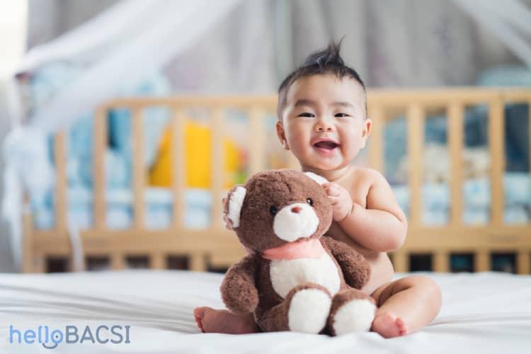 trẻ 12 tháng tuổi biết làm gì