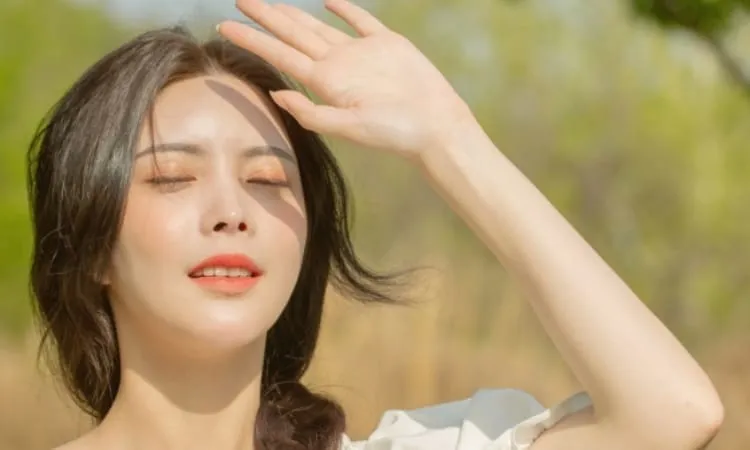 Tránh ánh nắng phòng ngừa lỗ chân lông to