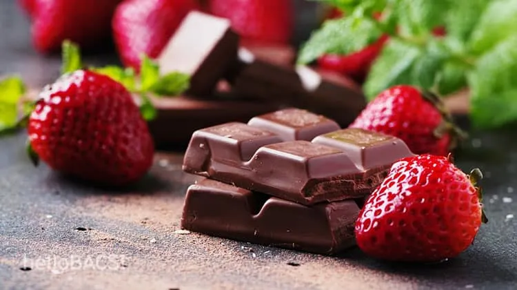 dâu và sô-cô-la dưỡng da