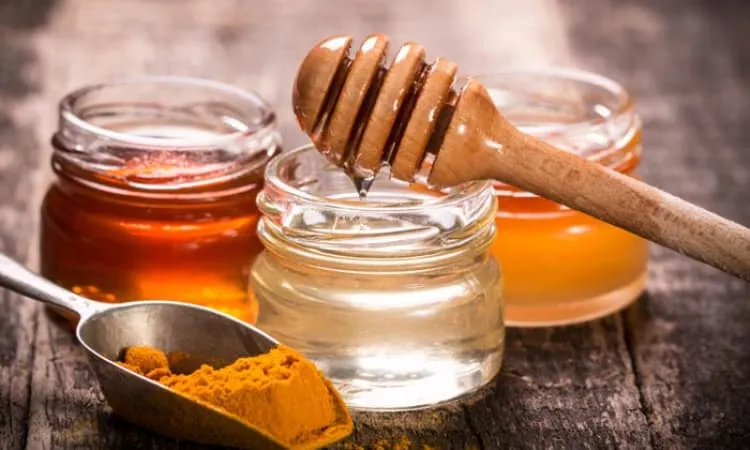 Mặt nạ nghệ và mật ong