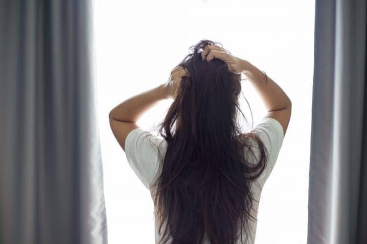 Bị ngứa da đầu phải làm sao?