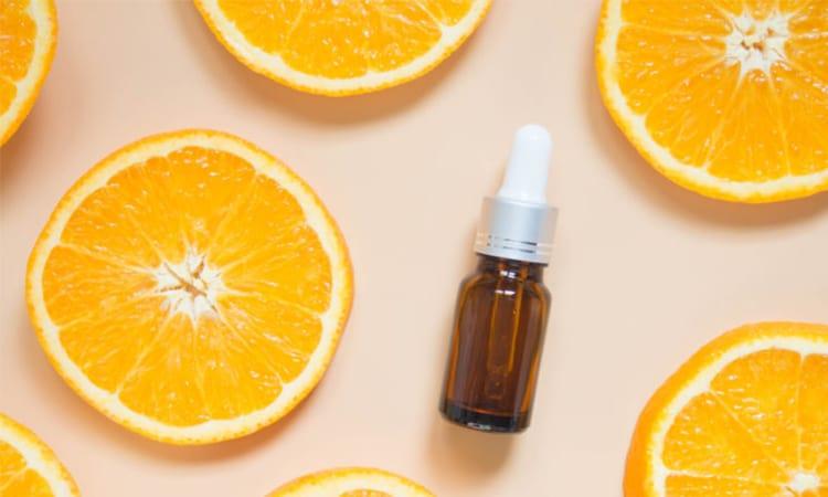 Dùng serum săn chắc da mặt