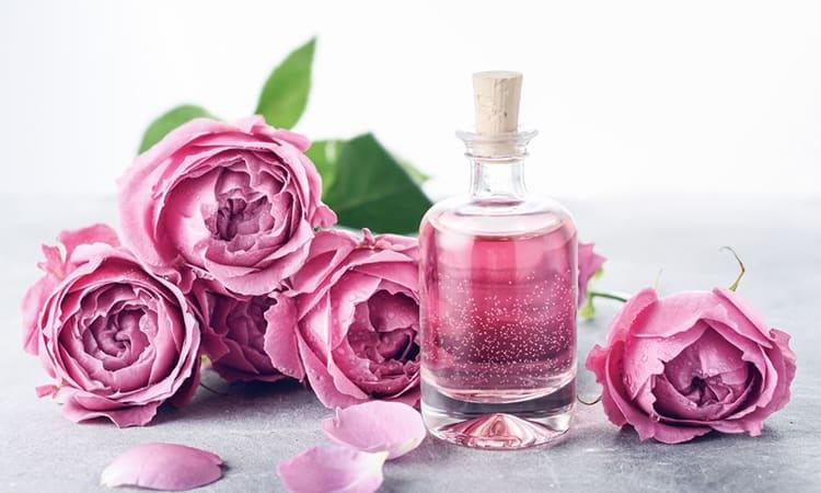 tinh dầu hoa hồng xoá bỏ nếp nhăn