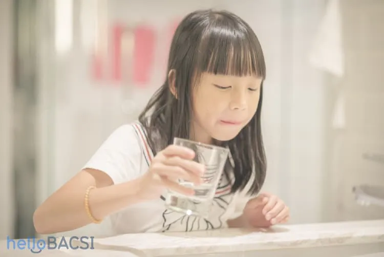 Súc miệng giúp trẻ phòng bệnh viêm phế quản