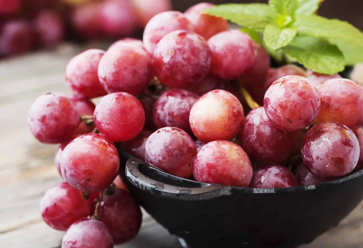 Bị suy thận nên ăn nho đỏ