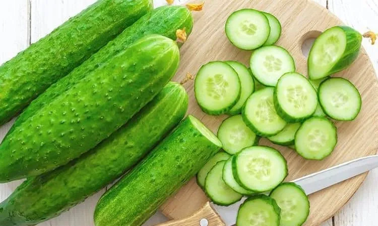 Mặt nạ khoai tây với dưa chuột, chanh và nghệ