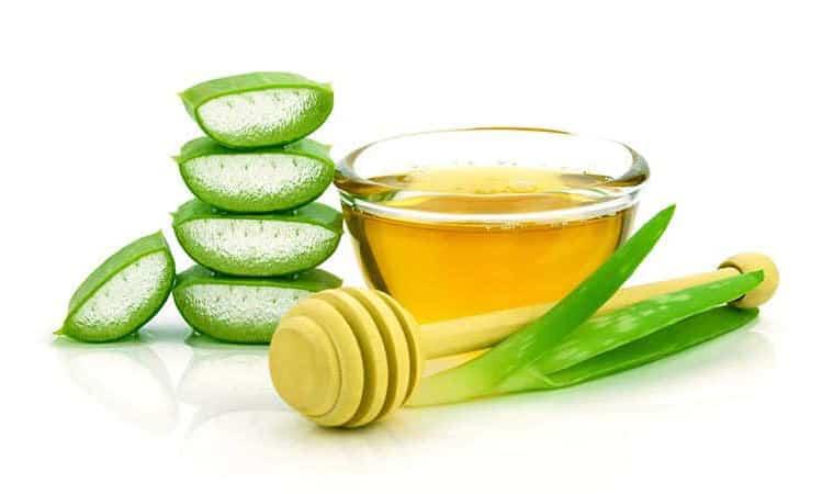 cách dưỡng ẩm cho da khô bằng mật ong và nha đam