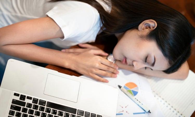 Sai lầm 5: Vô tình phá hoại lộ trình điều trị mụn