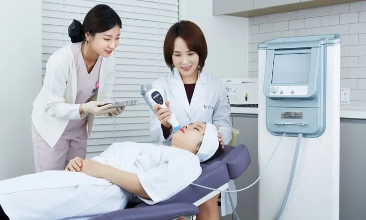 Sai lầm 6: Không đến gặp bác sĩ da liễu