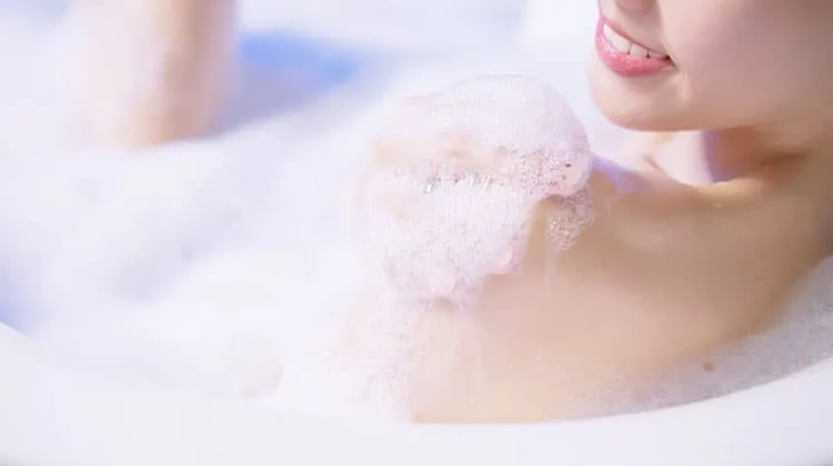 vệ sinh cá nhân sạch sẽ mỗi ngày giúp giảm mụn nang