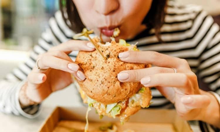 Ăn uống quá vội vã