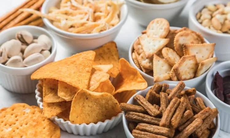 Bị nghiện thức ăn vặt khiến bạn khó giảm cân