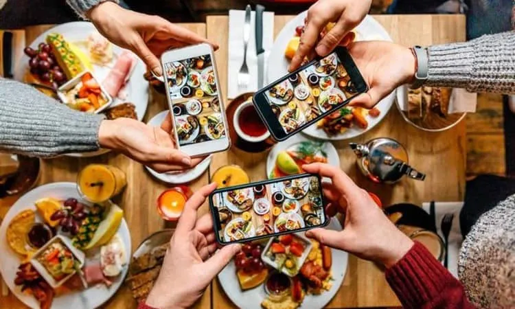 chụp ảnh thức ăn