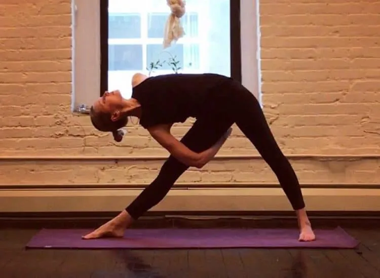 Tư thế tam giác cố định