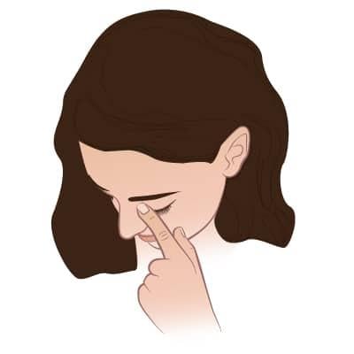 Sử dụng thuốc nhỏ mắt 2