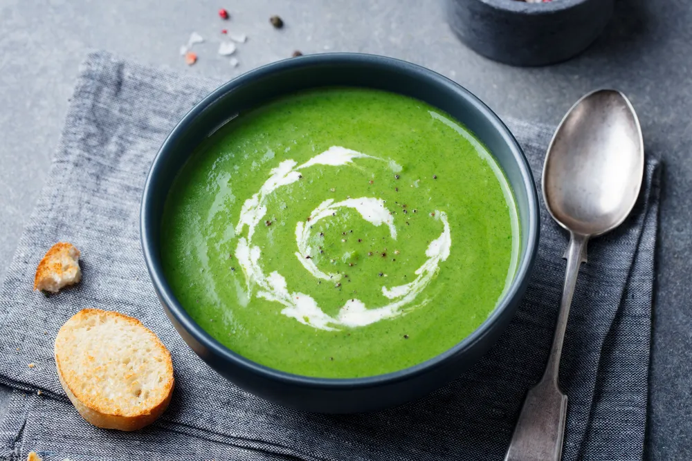 Cách nấu cháo lươn cho bé với cải xanh