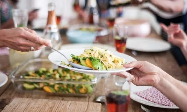 Làm thế nào để biết được bạn cần nạp bao nhiêu carbohydrate mỗi ngày?