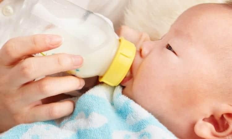 Dinh dưỡng cho bé bú bình
