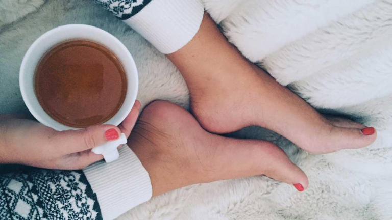 Uống trà vào buổi tối gây mất ngủ