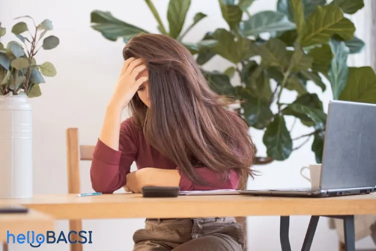 cô gái bị thất tình