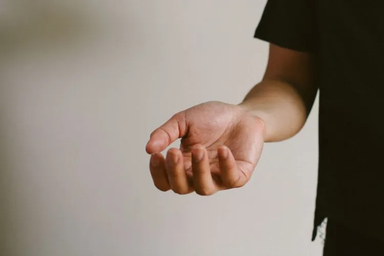 Bài tập nắm tay