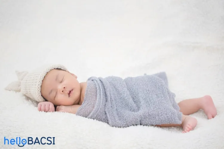 nghỉ ngơi là cách chữa cảm cúm cho bé