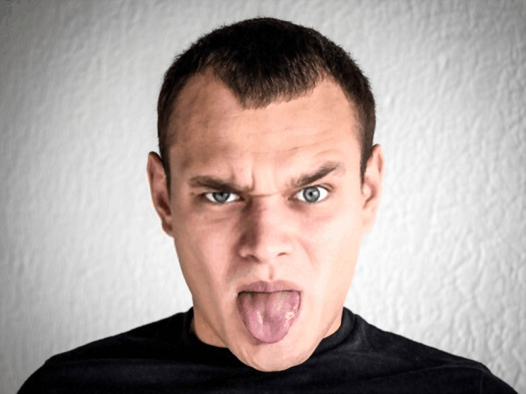 miệng có vị mặn