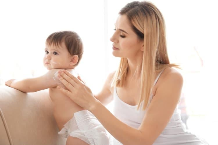 trẻ nhiễm nấm candida