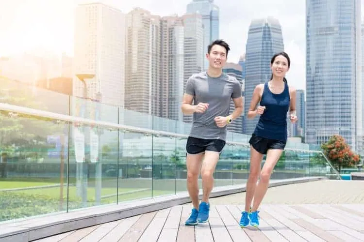 điều chỉnh dáng người trong khi chạy bộ