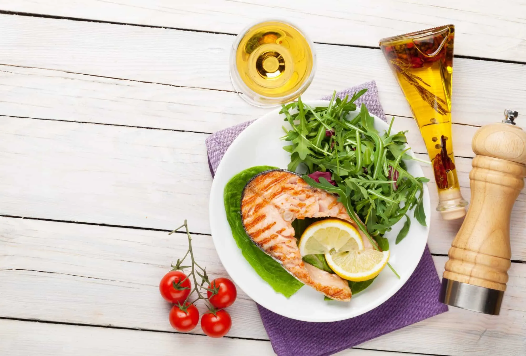 Xây dựng dinh dưỡng hợp lý là một cách chữa thoái hóa khớp gối tại nhà tuy dễ mà khó