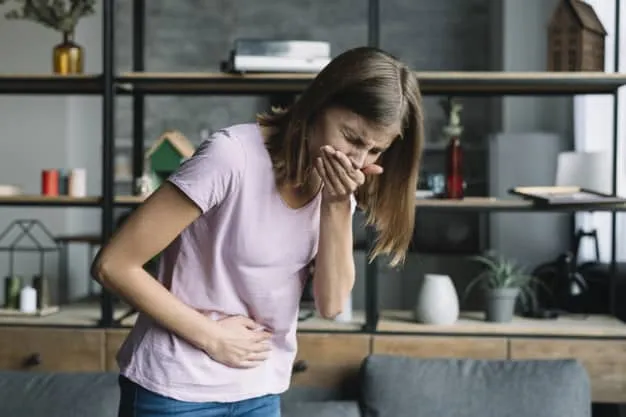 tiêu chảy ra máu do ngộ độc thức ăn