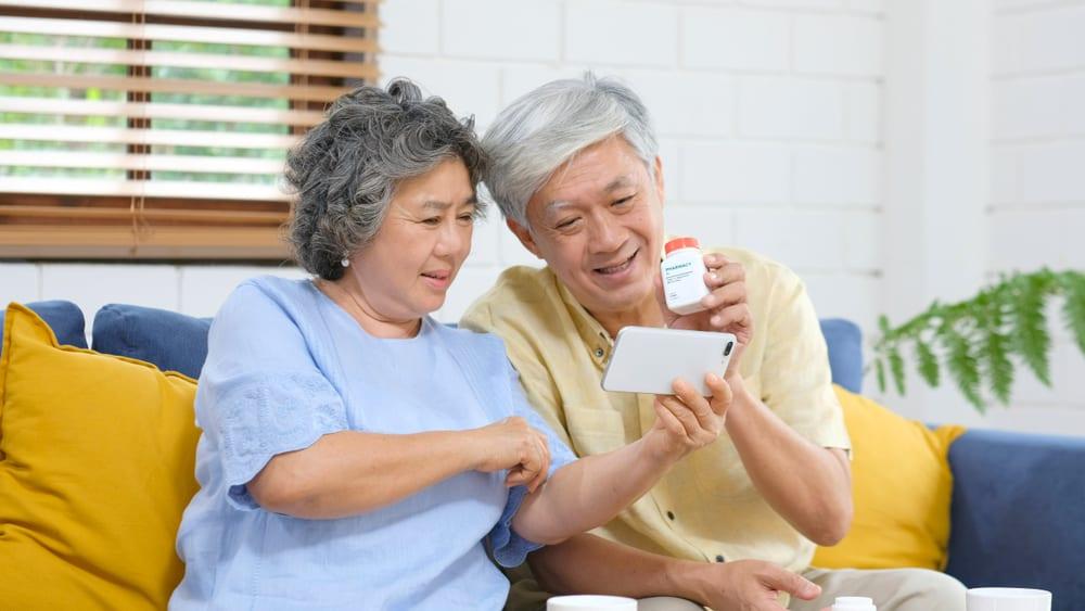 Thuốc giảm đau nhức xương khớp ở người già