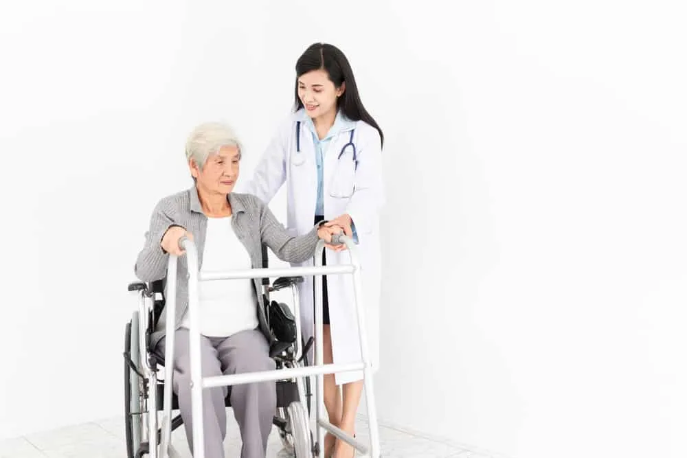 ngâm chân là bài thuốc chống tai biến