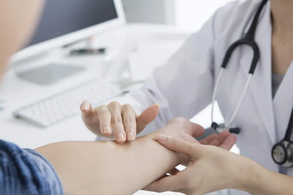 thận trọng khi dùng thuốc Fucidin H