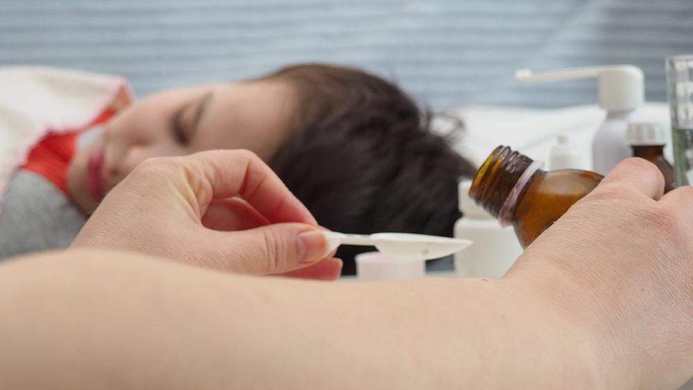 bé bị cảm lạnh uống thuốc gì?