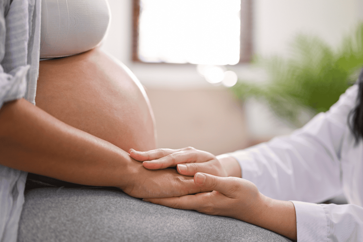 Mang thai mấy tháng có sữa non