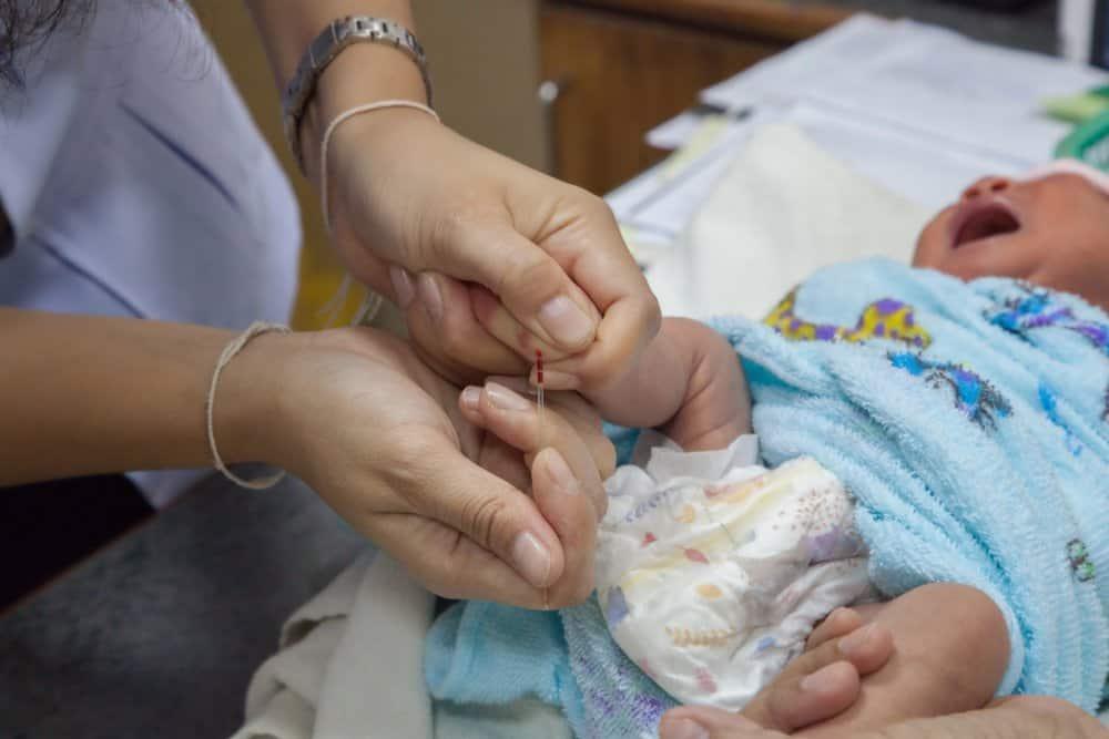 Triệu chứng tan máu bẩm sinh là gì