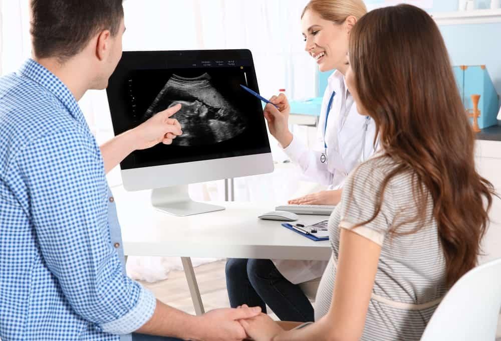 khám thai lần đầu