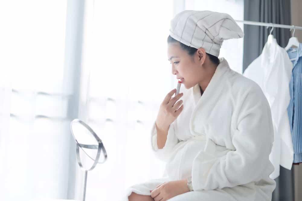 son dưỡng có màu 4