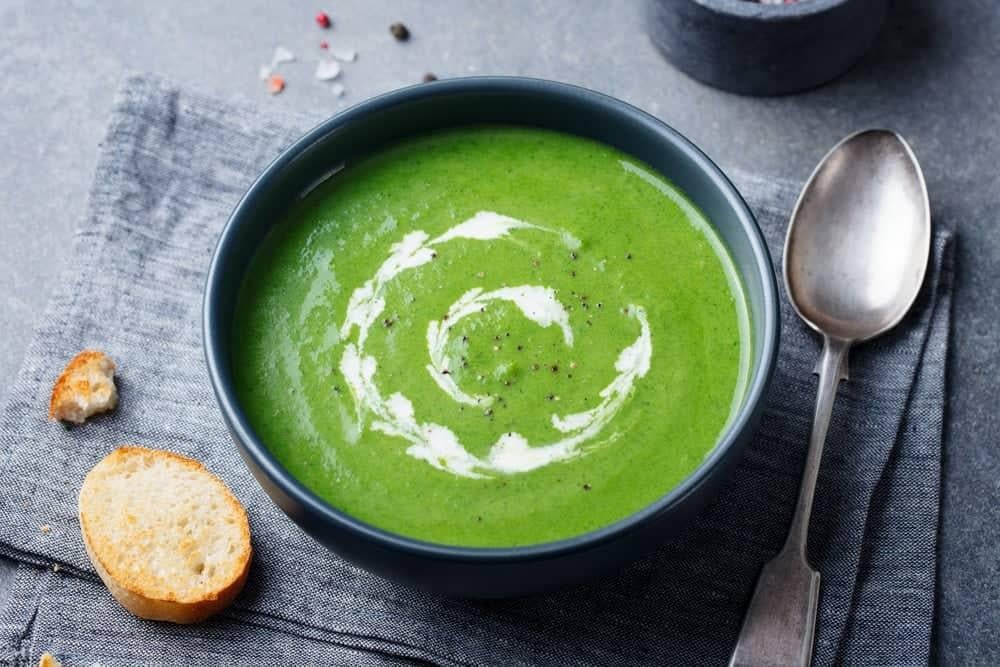 Nấu với rau mồng tơi