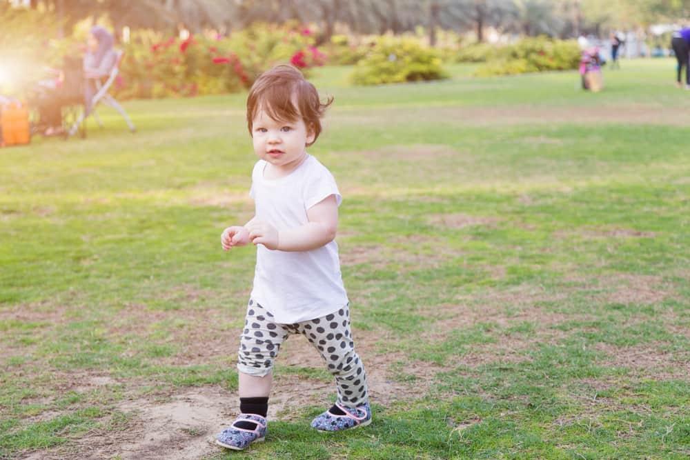 giày tập đi cho bé 