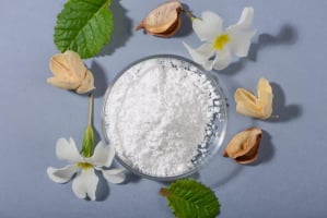 allantoin trong mỹ phẩm dạng bột