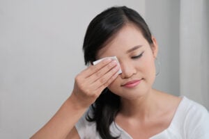 Cách dùng nước tẩy trang tại nhà và những lưu ý