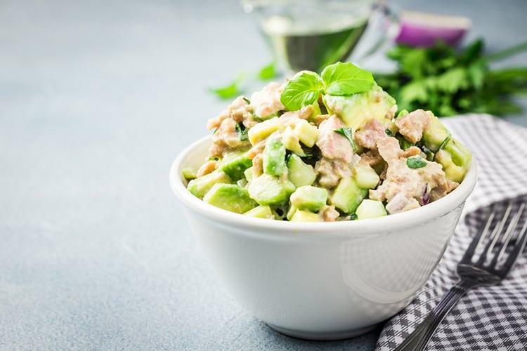 cách làm salad cá ngừ bơ