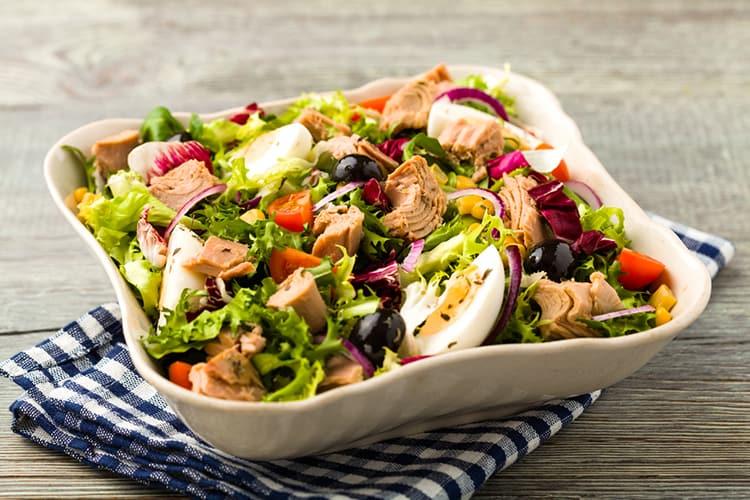 salad cá ngừ rong nho