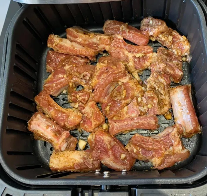 sườn heo nướng mật ong vời nồi chiên không dầu