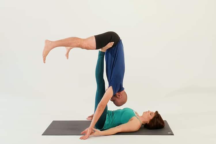 tu-the-acro-yoga-folded-leaf
